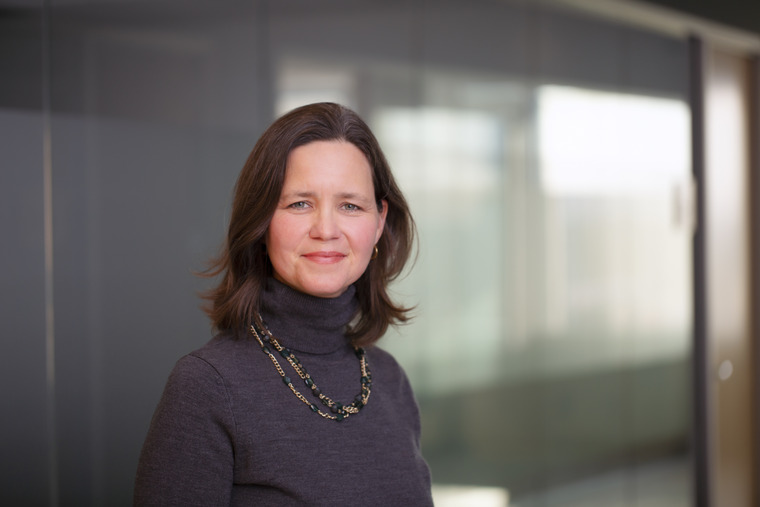 Headshot image of Erin Anderson Wenz