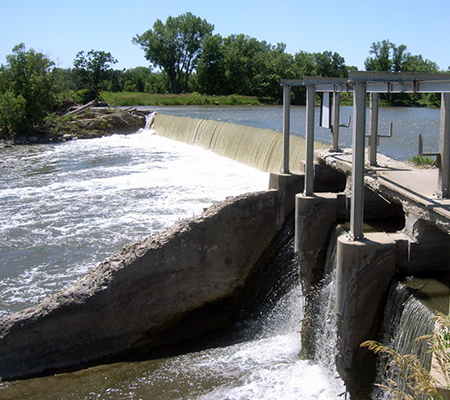 An aging dam at Minnesota Falls.