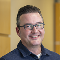 Headshot of Matt Metzger